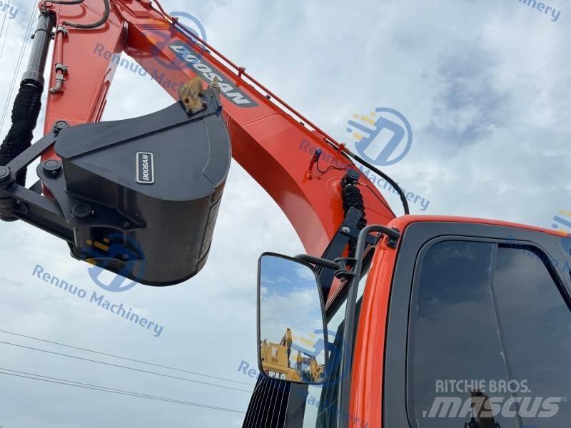 Doosan DX 225 LC-9C Paletli ekskavatörler