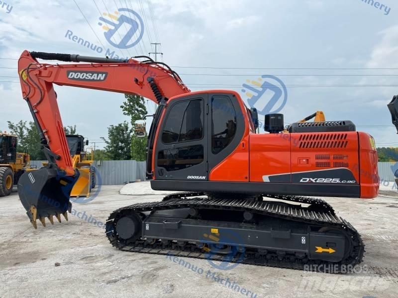 Doosan DX 225 LC-9C Paletli ekskavatörler
