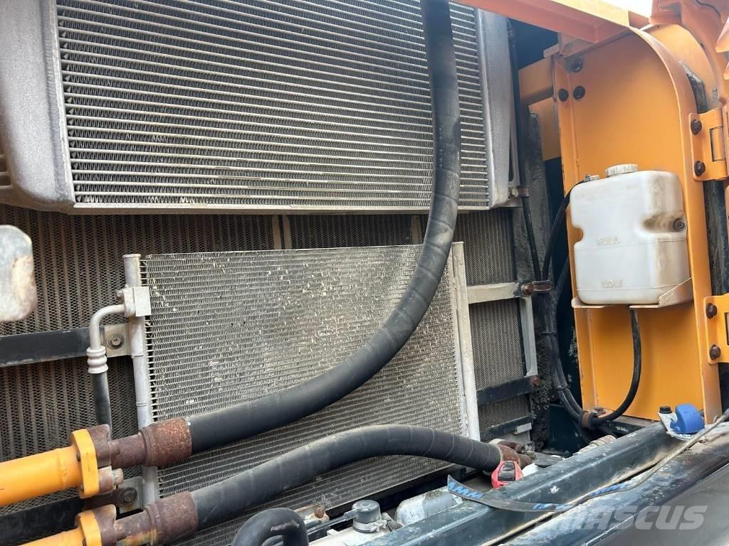 Hyundai R320 LC-9 Paletli ekskavatörler