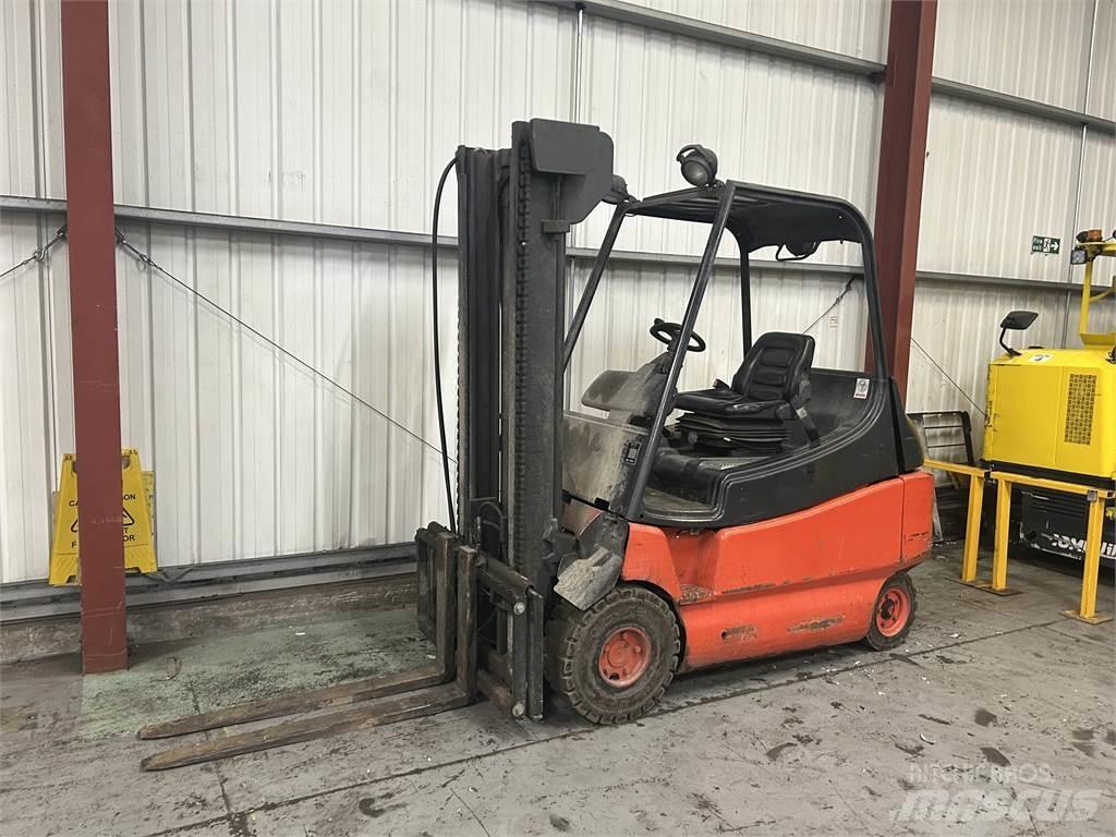 Linde E30-02 Elektrikli forkliftler