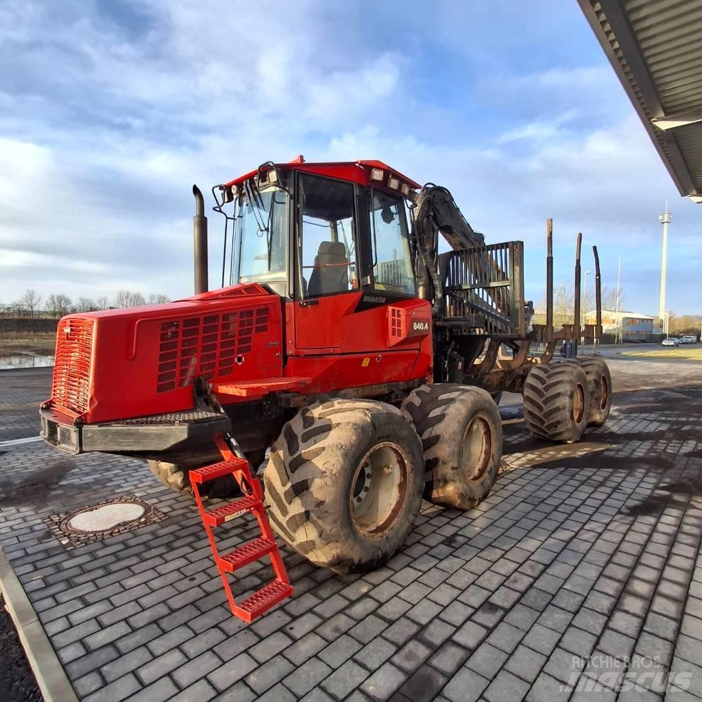 Komatsu 840.4 Tomruk yükleyici traktörler