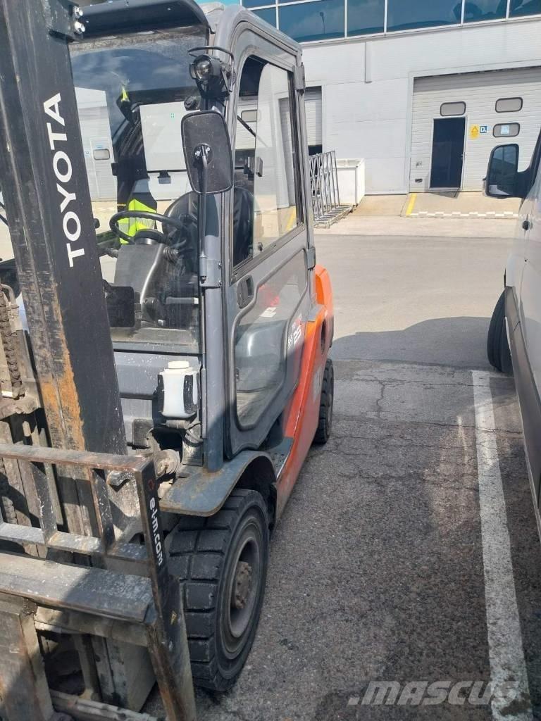 Toyota 02-8FDF25 Dizel forkliftler