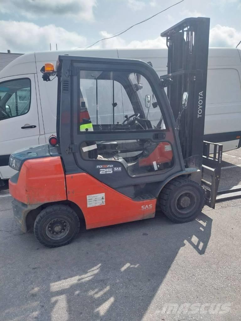Toyota 02-8FDF25 Dizel forkliftler