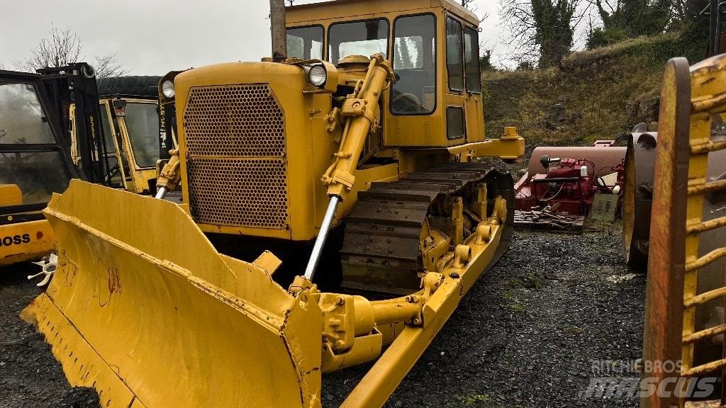 CAT D7 with ripper Paletli dozerler