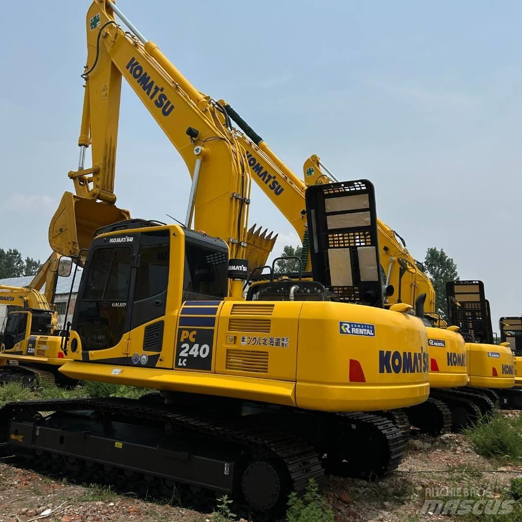 Komatsu 240-8 Paletli ekskavatörler