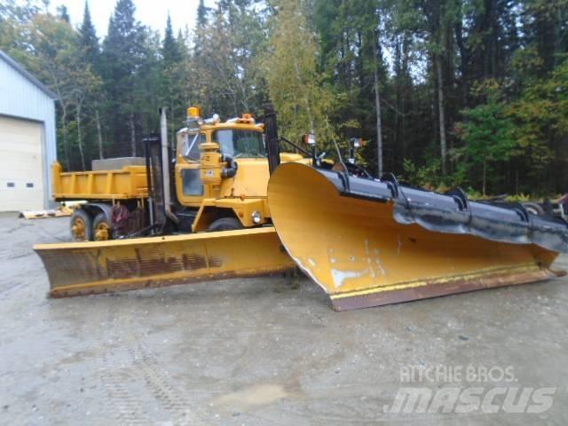 Mack RM 6866 S Kar küreme biçaklari