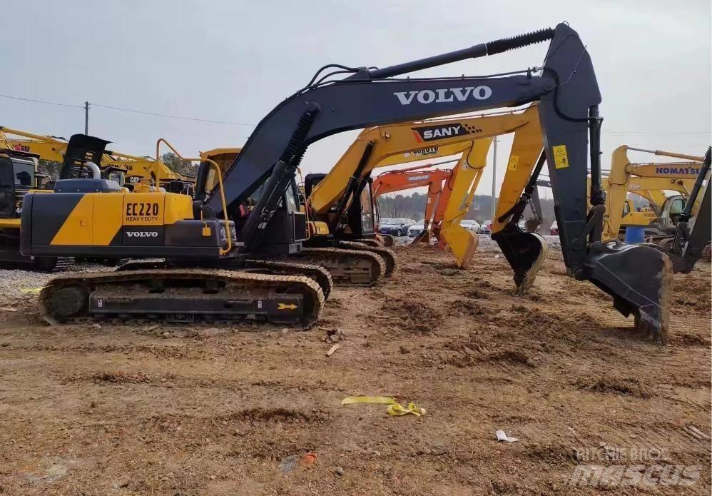 Volvo EC 220 Paletli ekskavatörler