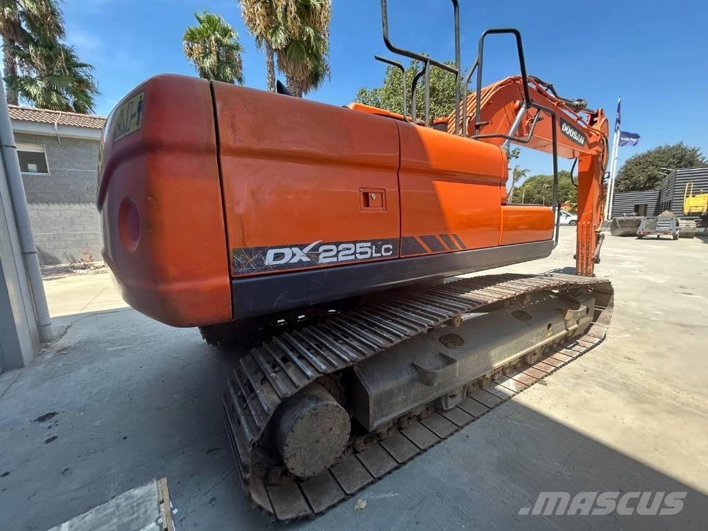 Doosan DX 225 Paletli ekskavatörler