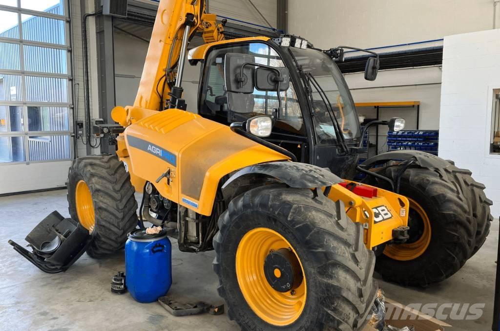 JCB 532-70 Tarimsal teleskopik yükleyiciler