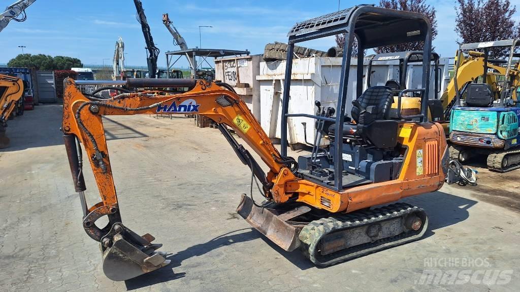 Hanix H15B-2 Mini ekskavatörler, 7 tona dek