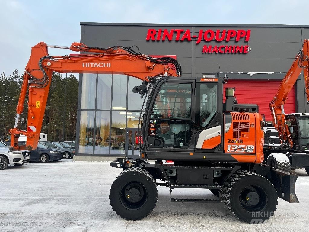 Hitachi ZX 135 W-7 Lastik tekerli ekskavatörler