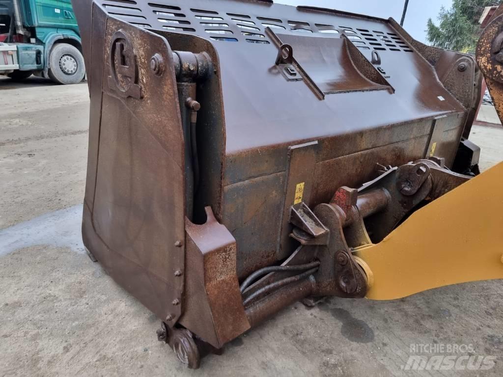 CASE 821 F Tekerlekli yükleyiciler