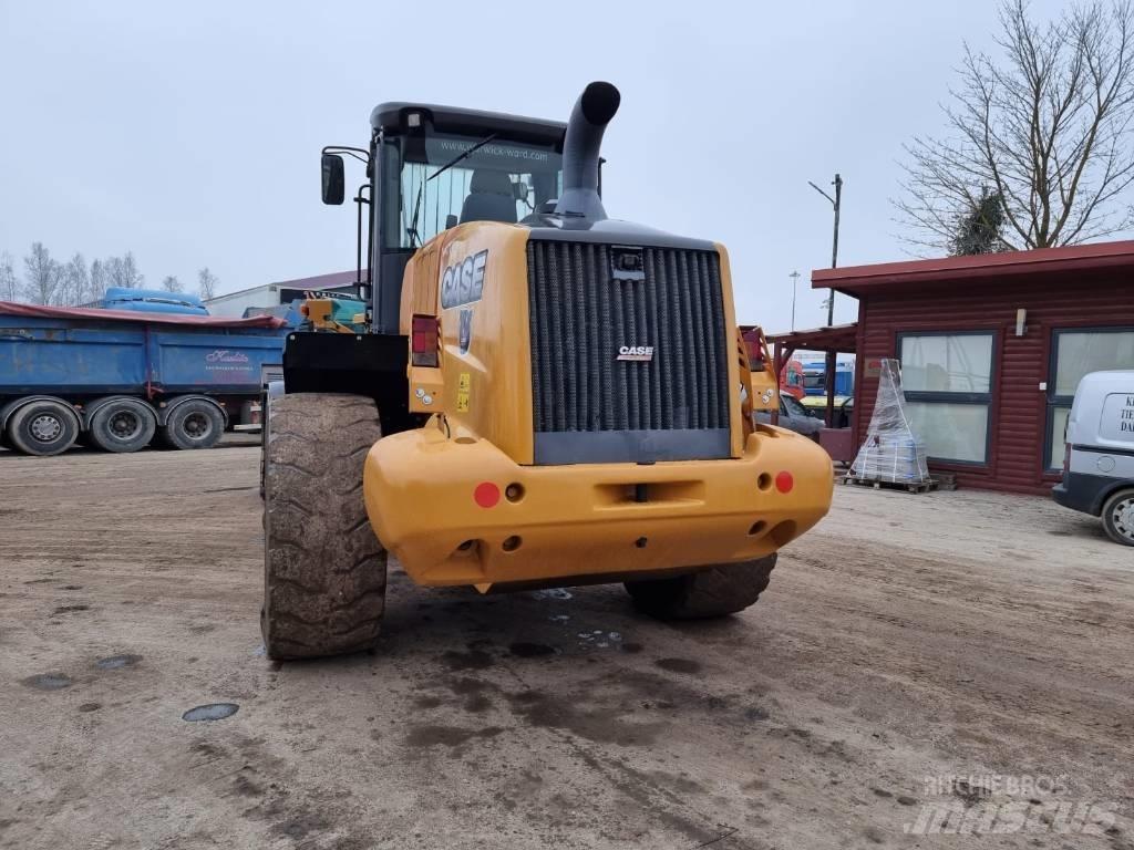 CASE 821 F Tekerlekli yükleyiciler