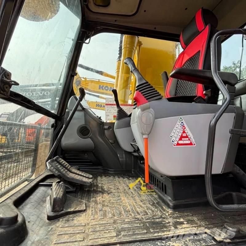 Komatsu PC 220-8 Paletli ekskavatörler