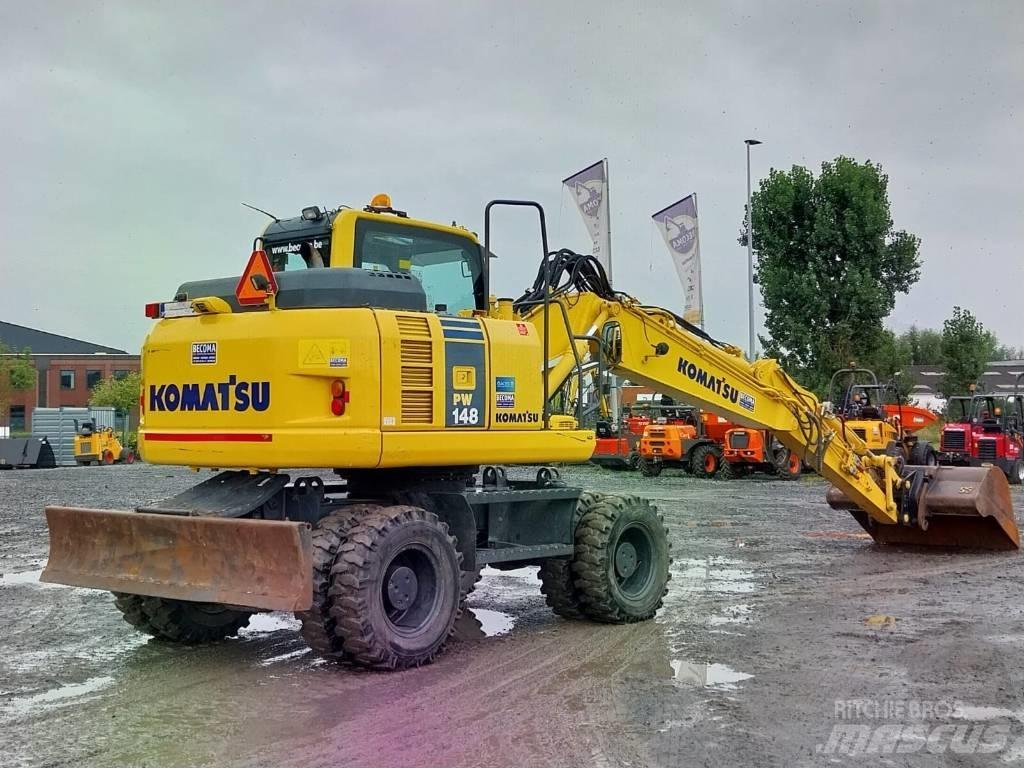 Komatsu PW148-8 Lastik tekerli ekskavatörler