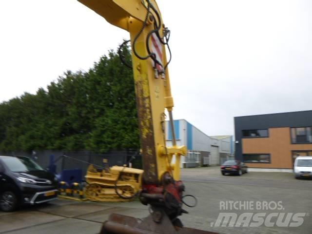 New Holland MH Plus Lastik tekerli ekskavatörler
