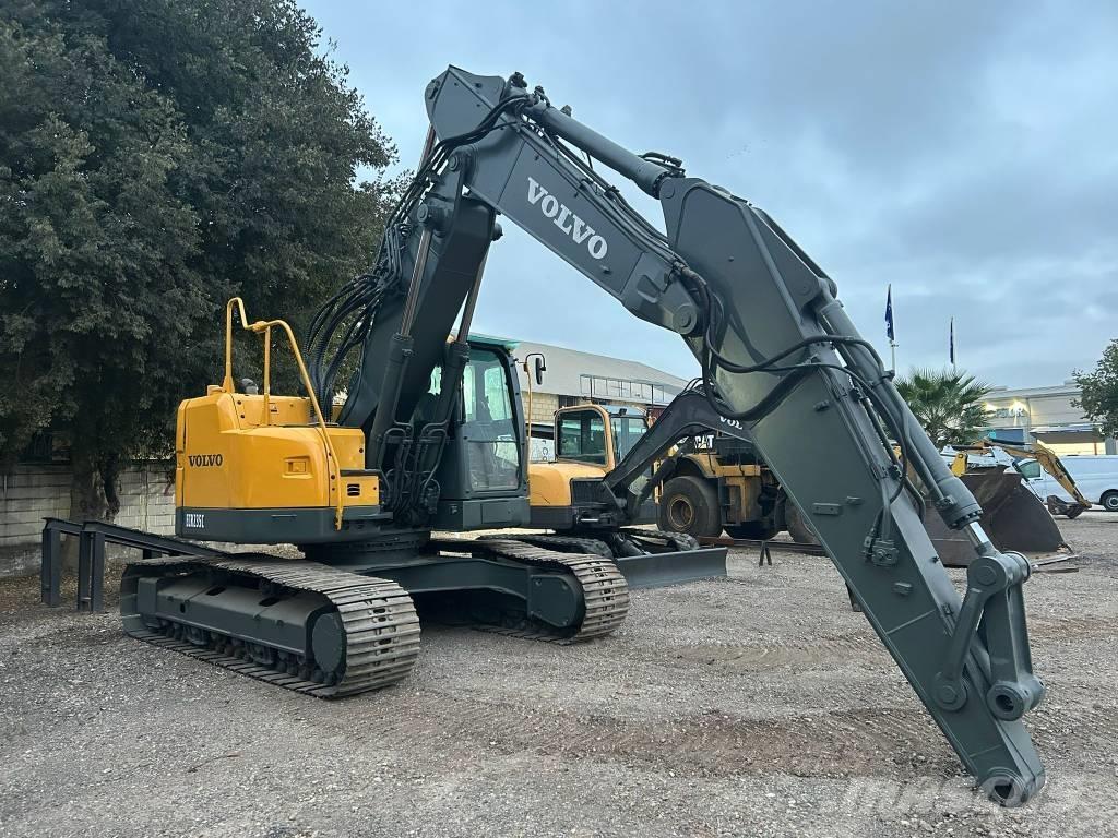 Volvo ECR 235 Paletli ekskavatörler