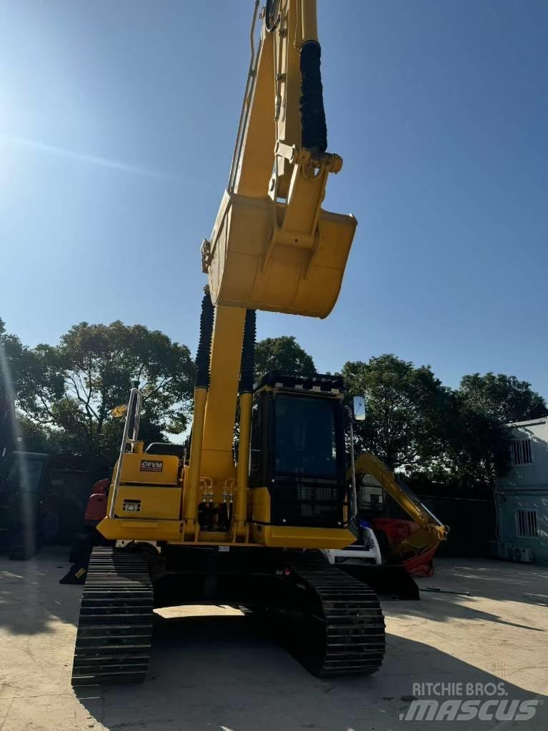 Komatsu PC 200-8 Paletli ekskavatörler