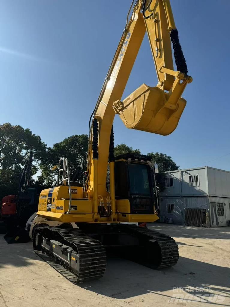 Komatsu PC 200-8 Paletli ekskavatörler