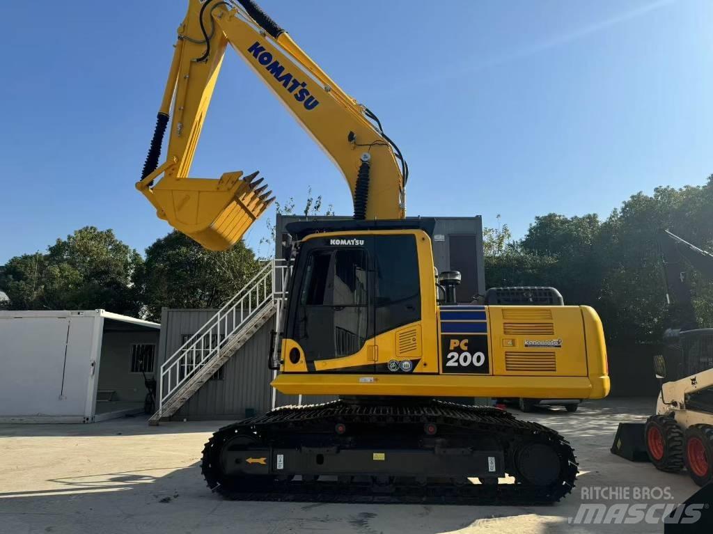 Komatsu PC 200-8 Paletli ekskavatörler