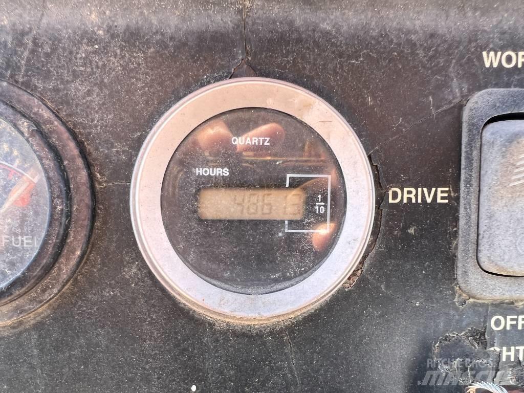 John Deere 210LE Ön yükleyici ve kazicilar