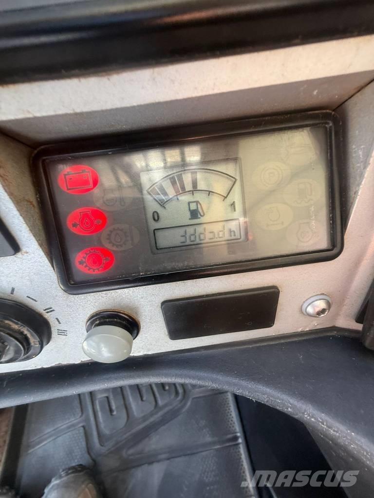 JCB 527-55 Tarimsal teleskopik yükleyiciler