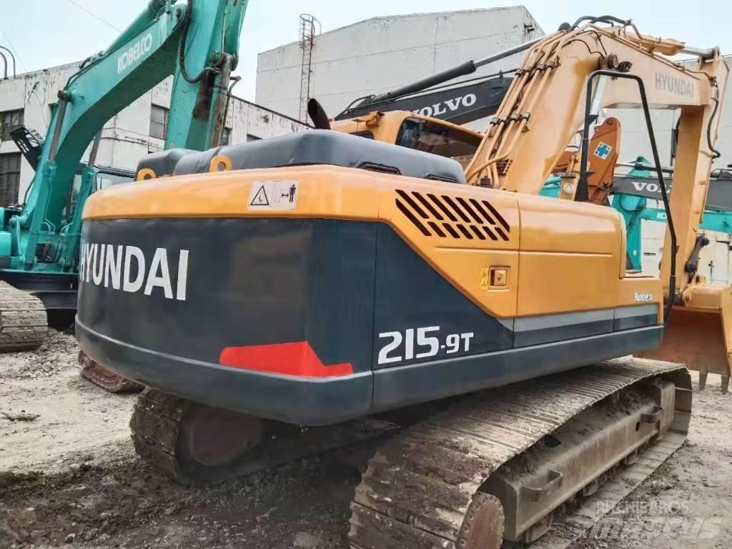 Hyundai R215-9T Lastik tekerli ekskavatörler