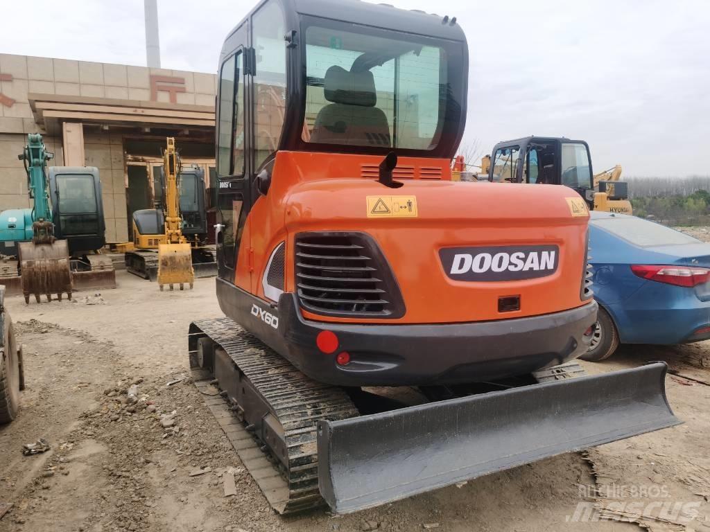 Doosan DX 60 Mini ekskavatörler, 7 tona dek