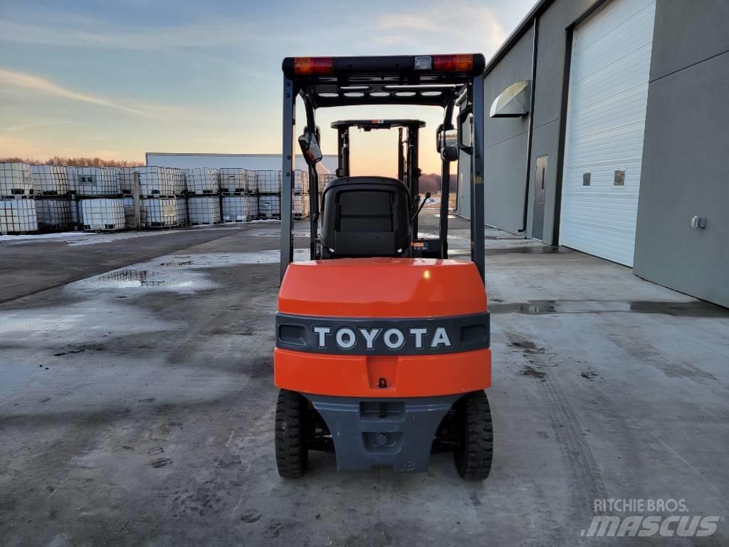 Toyota 8FB25 Elektrikli forkliftler