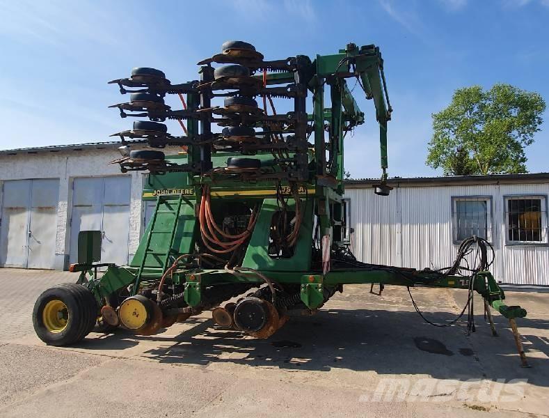 John Deere 750 A Diger tarim makinalari