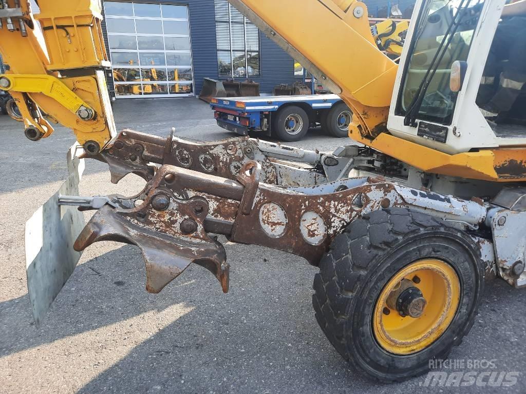 Menzi Muck M525 Lastik tekerli ekskavatörler