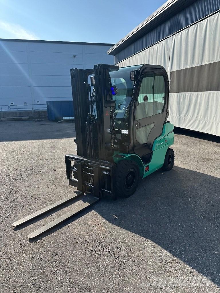 Mitsubishi FD 25 N Dizel forkliftler