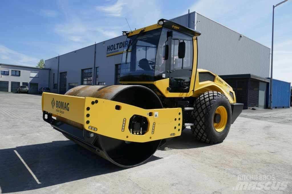 Bomag BW 213 D-5 Zemin sıkıştırma makineleri