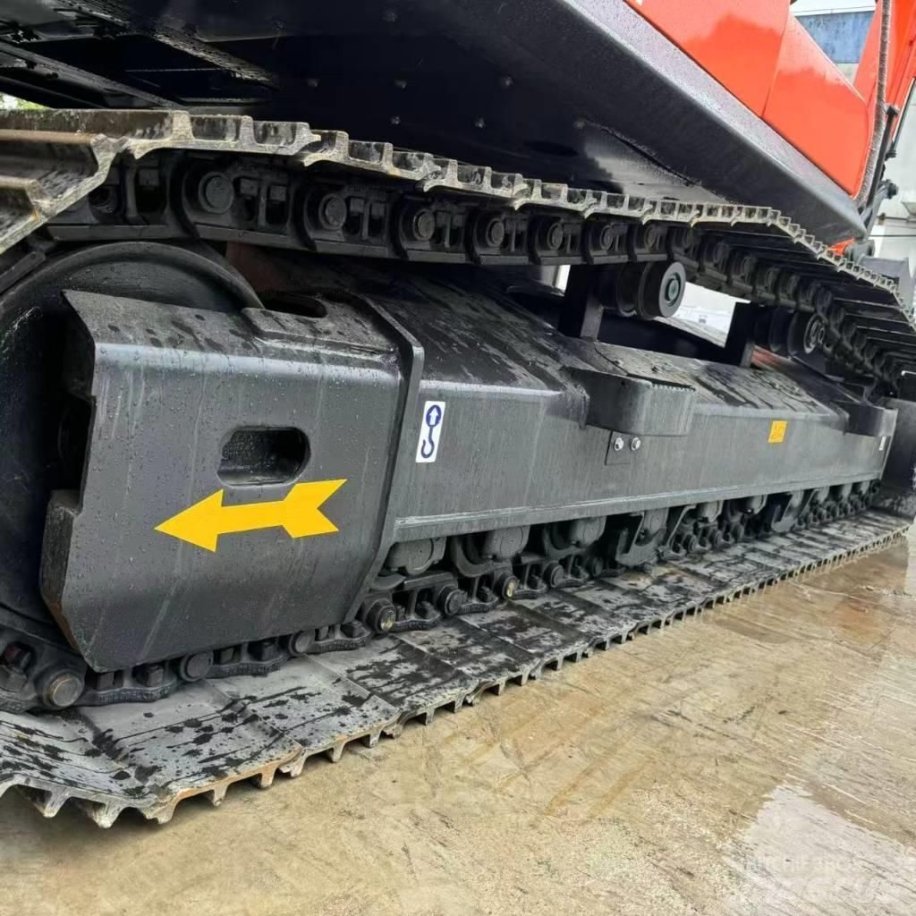 Doosan DX 225 LCA Paletli ekskavatörler