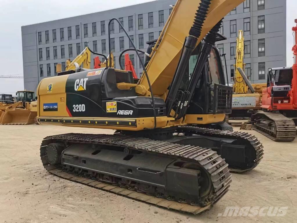 CAT 320 D Paletli ekskavatörler