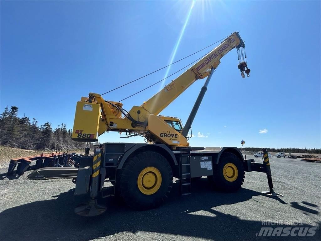 Grove RT880E Arazi Tipi Vinçler (RT)