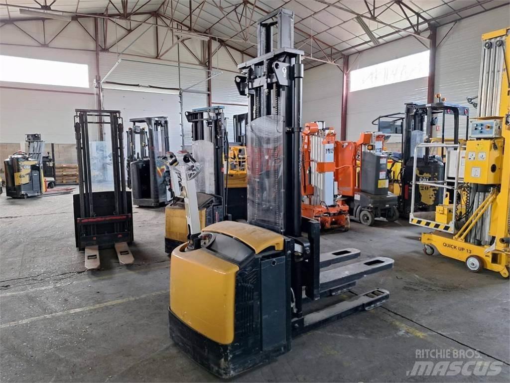 CAT NSP16NI Yaya kumandali istif makinasi