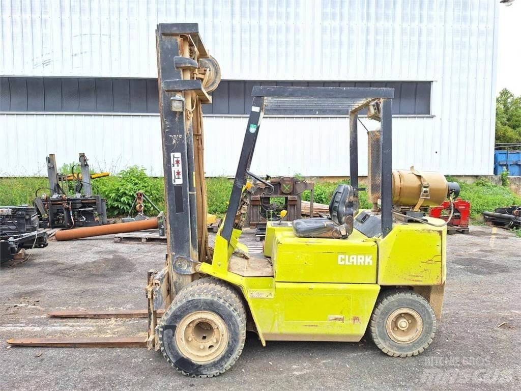 Clark GPM30 Diger