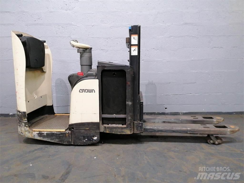 Crown DT3040 Akülü depo ekipmanları
