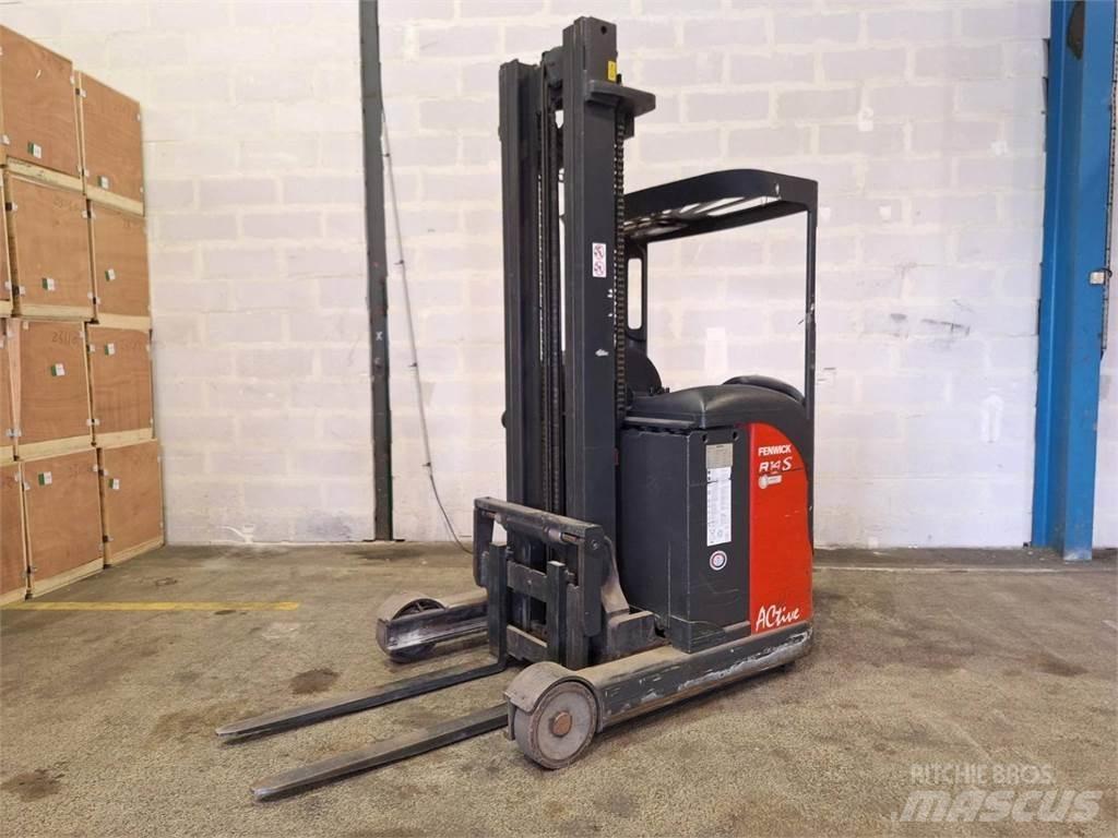 Fenwick R14S Reach truck - depo içi istif araçları