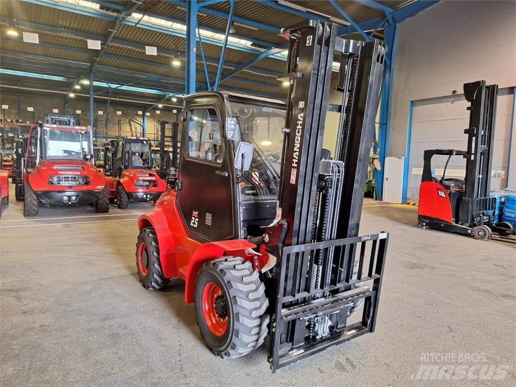 Hangcha TT25-4 Arazi tipi forklift