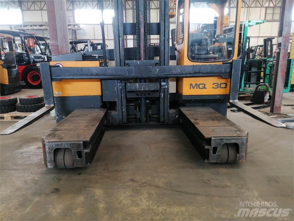 Hubtex MQ30 Sideloader - dört yönlü forkliftler