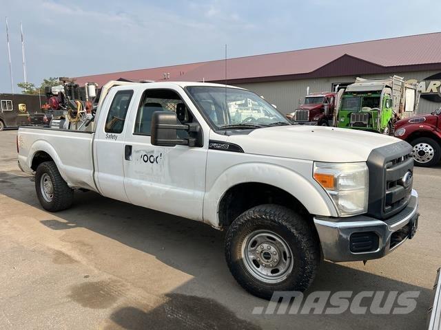 Ford SUPER DUTY 4X4 Diger