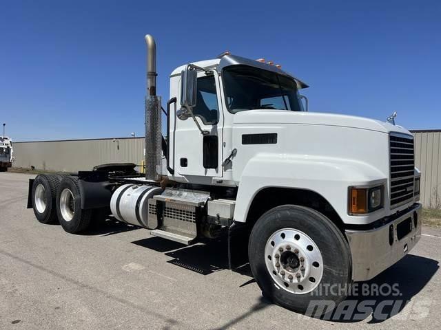 Mack PINNACLE Diger