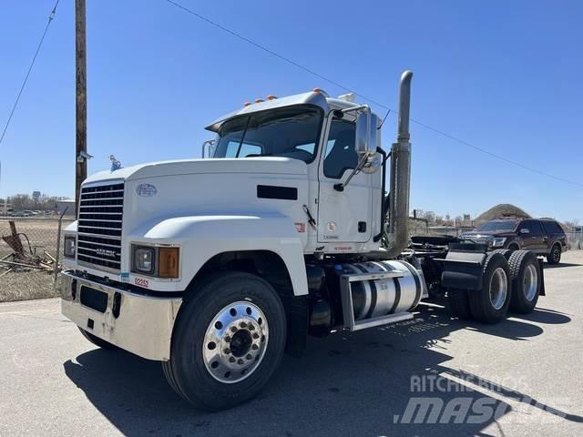 Mack PINNACLE Diger