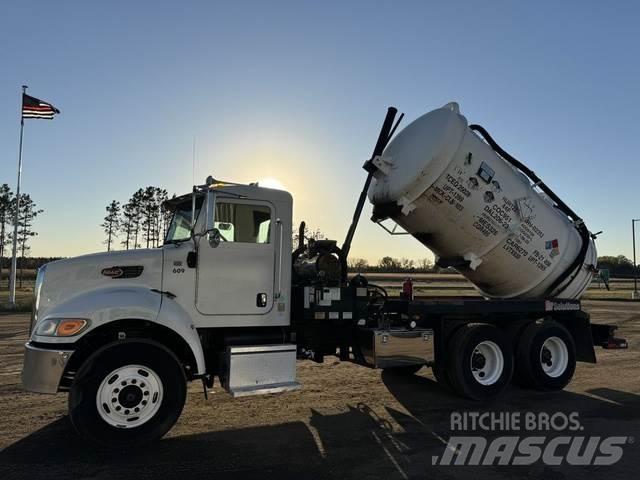 Peterbilt 335 Diger