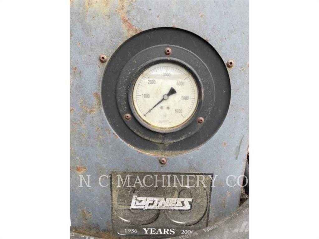  73AXH427 Skid steer loderler