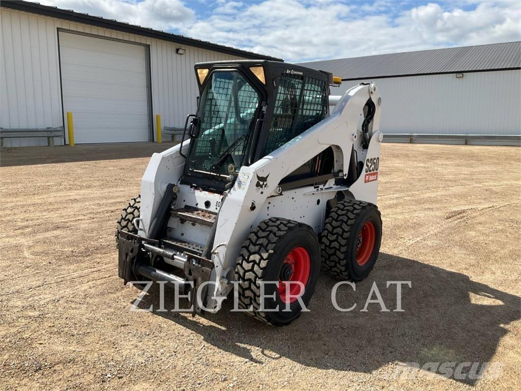 Bobcat S250 Skid steer loderler