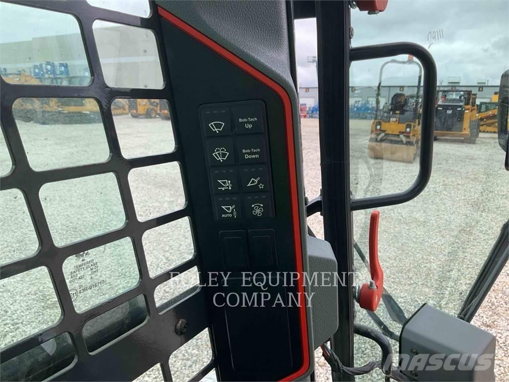 Bobcat T66 Skid steer loderler