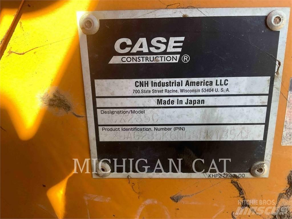 CASE CX235 Paletli ekskavatörler